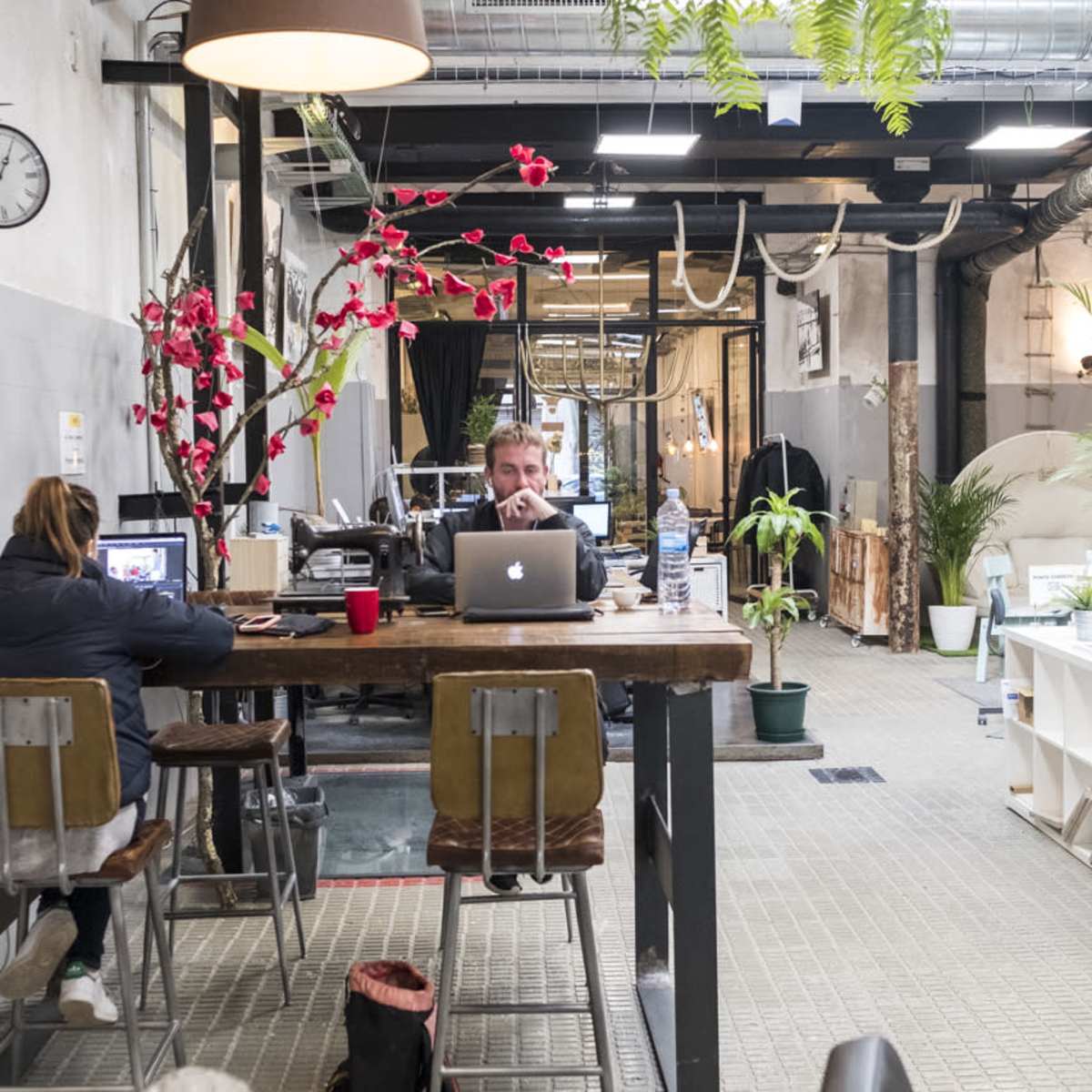 Un Espacio de Coworking Creativo en Montjuic in Barcelona Image in El Poble-sec, Barcelona, B