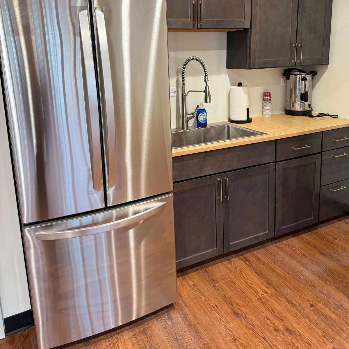 Modern Office Space with Open Floor Plan and Chic Design in Des Plaines Image in Maine Township, Des Plaines, IL