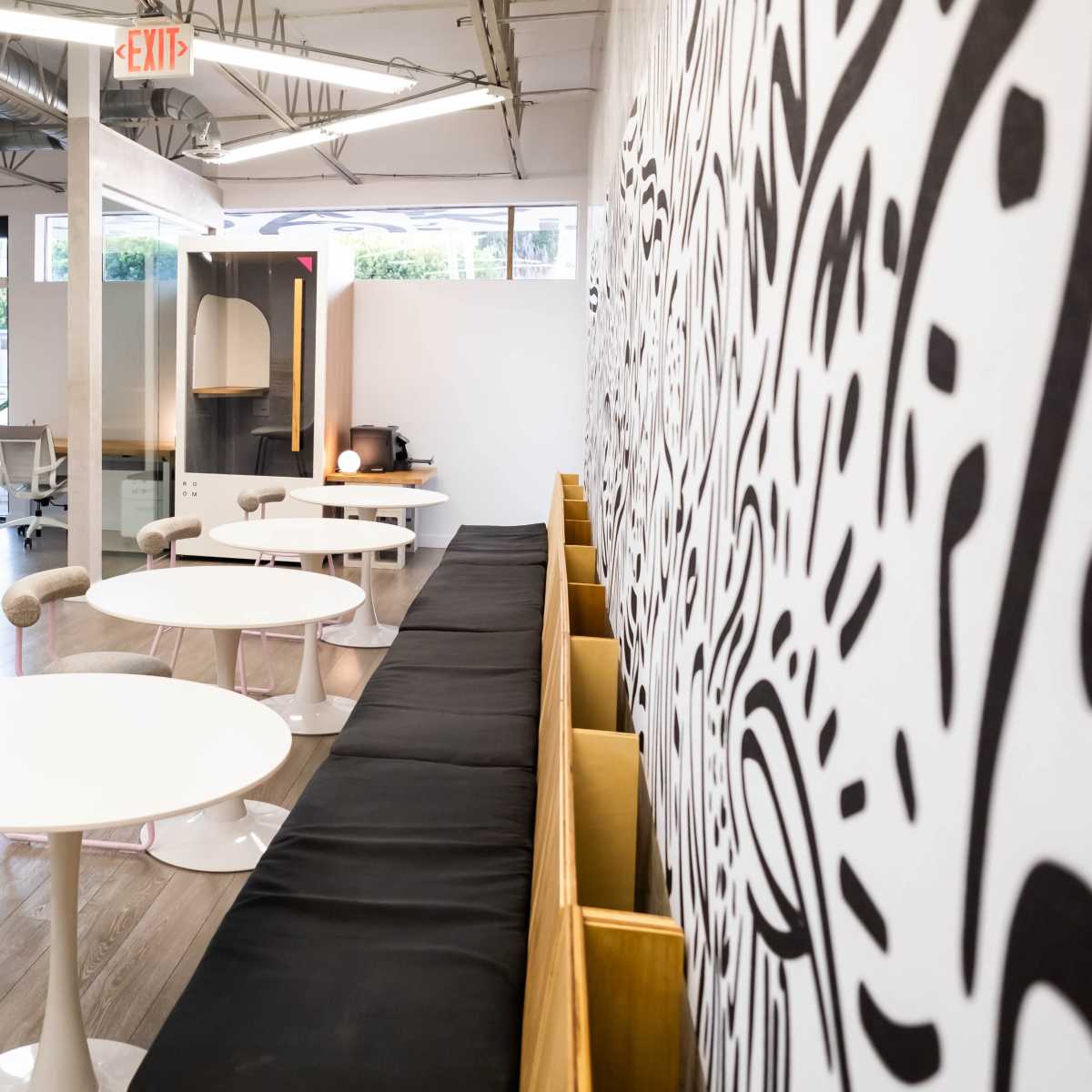 Hot Desk in Bright Coworking Space in Boca Raton Image in Boca Raton, Boca Raton, FL