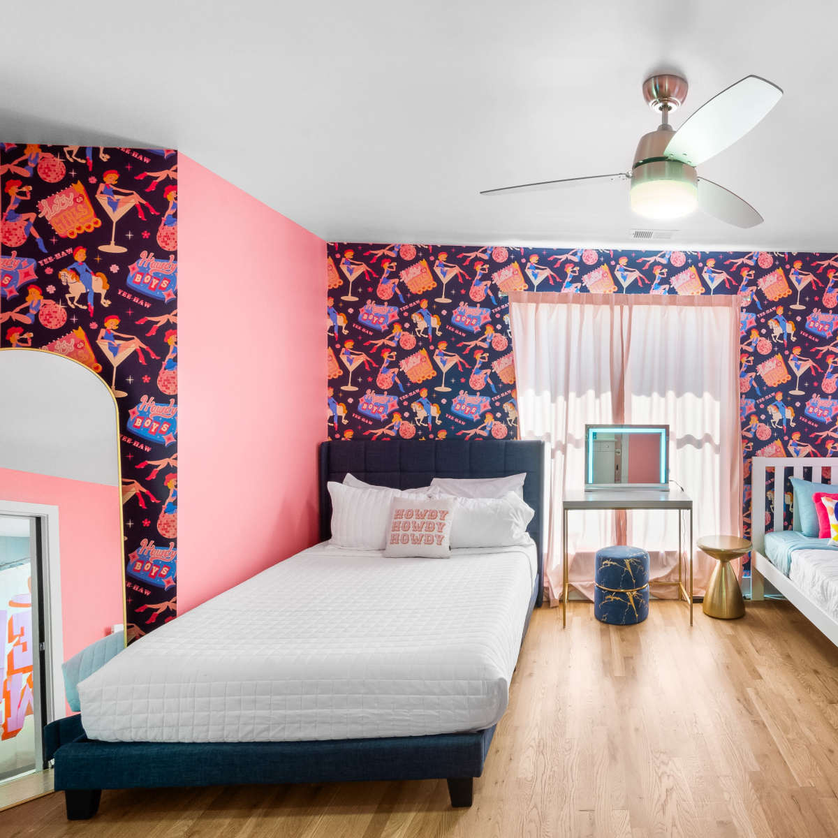 Ultimate Bach 10min to DT, Insta Walls Every Room in Nashville Image in Hadley/Washington, Nashville, TN
