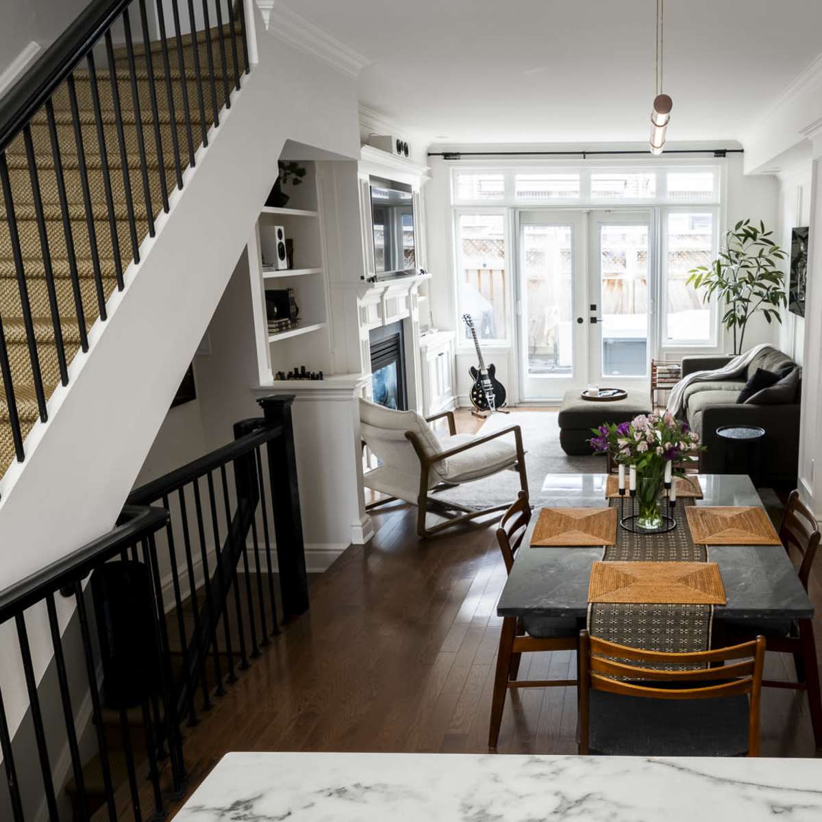 Modern suburban residence in Etobicoke Image in Islington - City Centre West, Etobicoke, ON