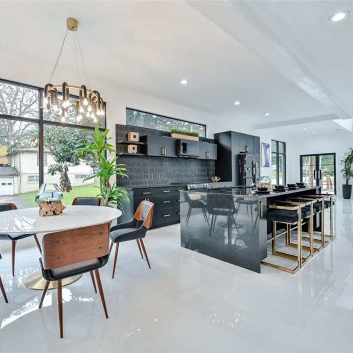 Modern Living Room/Kitchen/Dinning/Office (main level of house use only