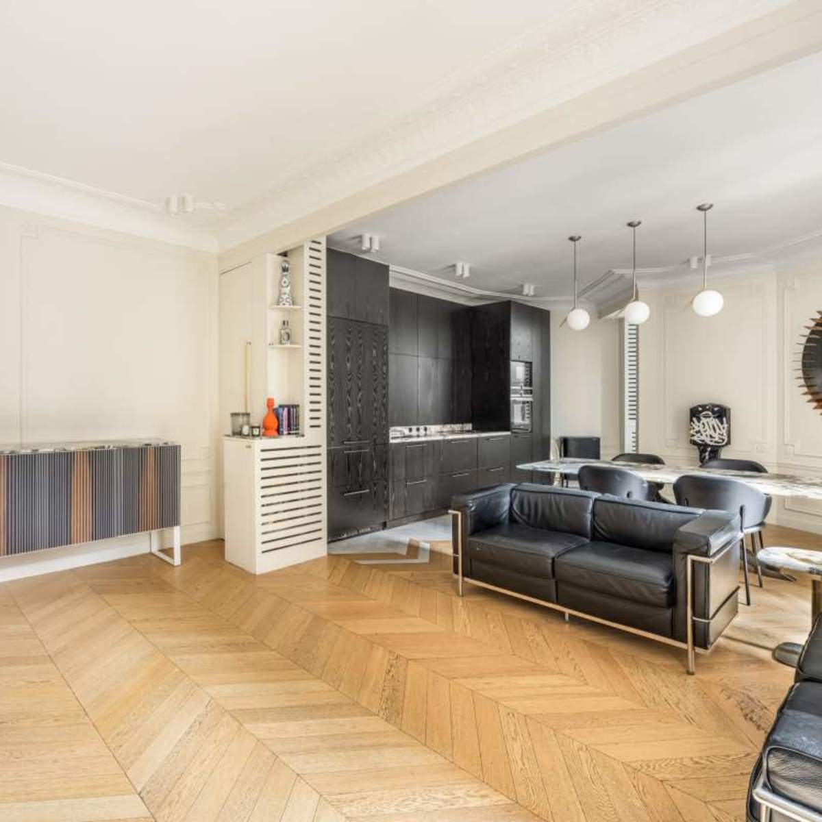 L’appartement Haussmanien calme du 17 eme in Paris Image in Plaine-Monceau, Paris, 