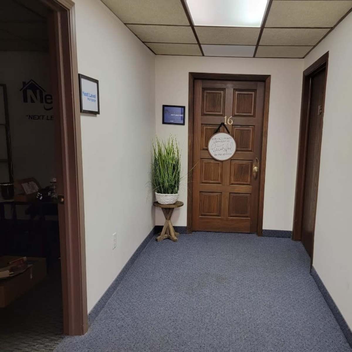 Office Space for Meetings, Content Creation, or Work Desk in Westland Image in Westland, Westland, MI