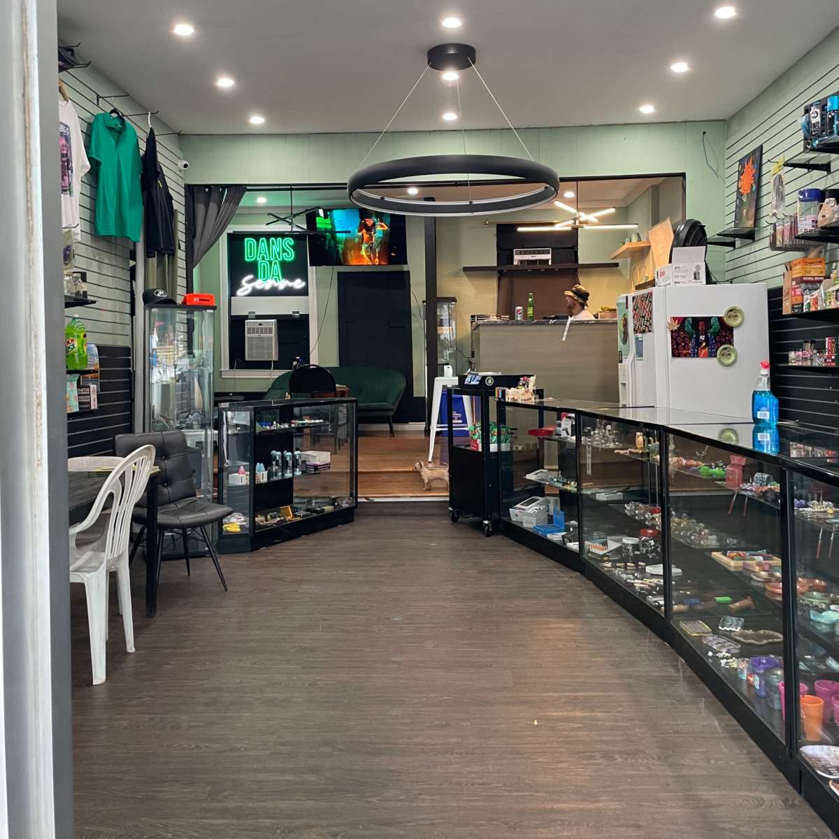 Downtown grungy store front with open concept in TORONTO Image in Palmerston - Little Italy, TORONTO, ON