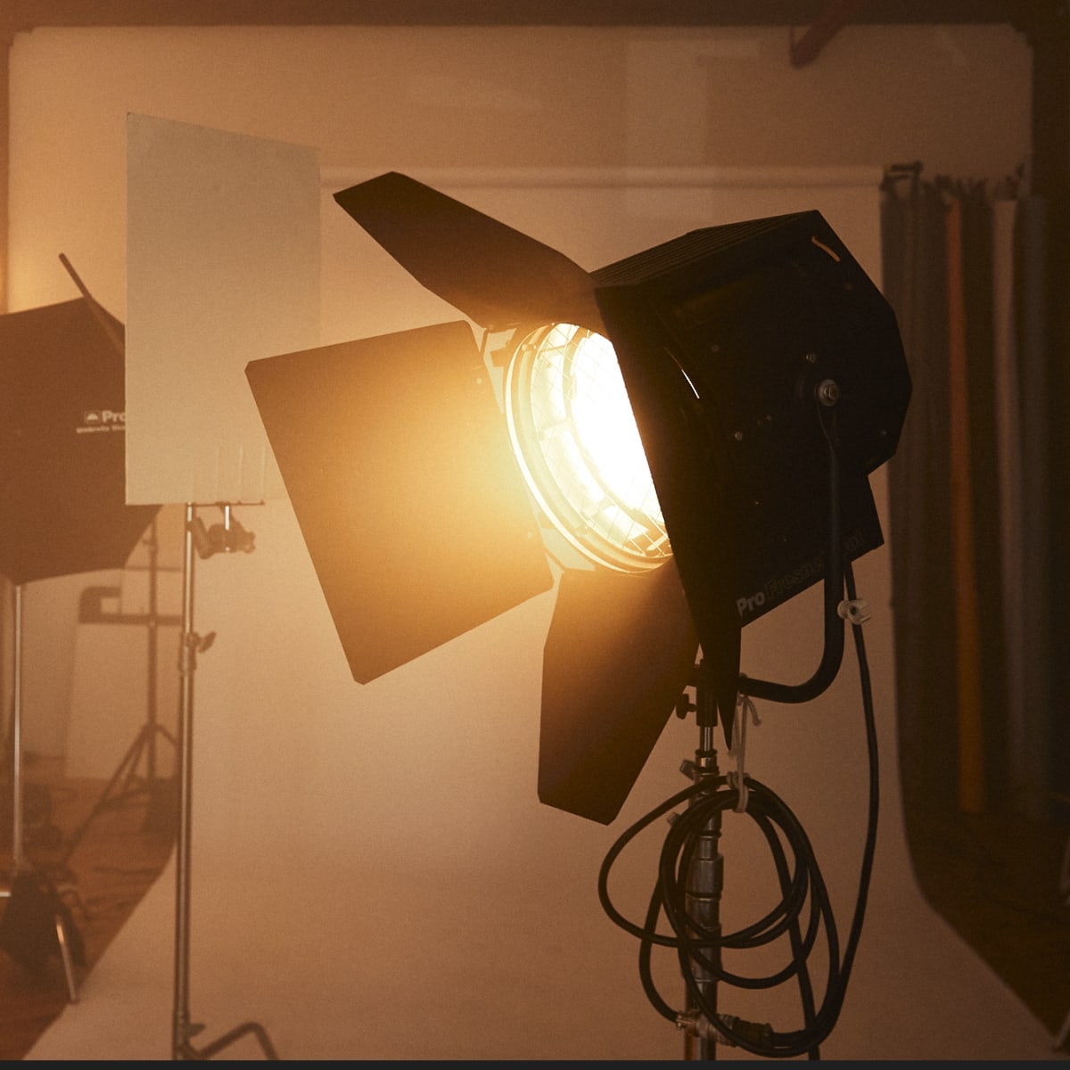 Warm studio lighting cheap