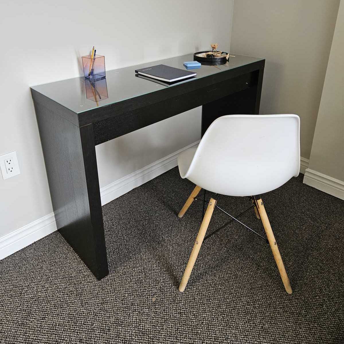 Therapy Office with full desk set up in Mississauga Image in Mississauga, Mississauga, ON