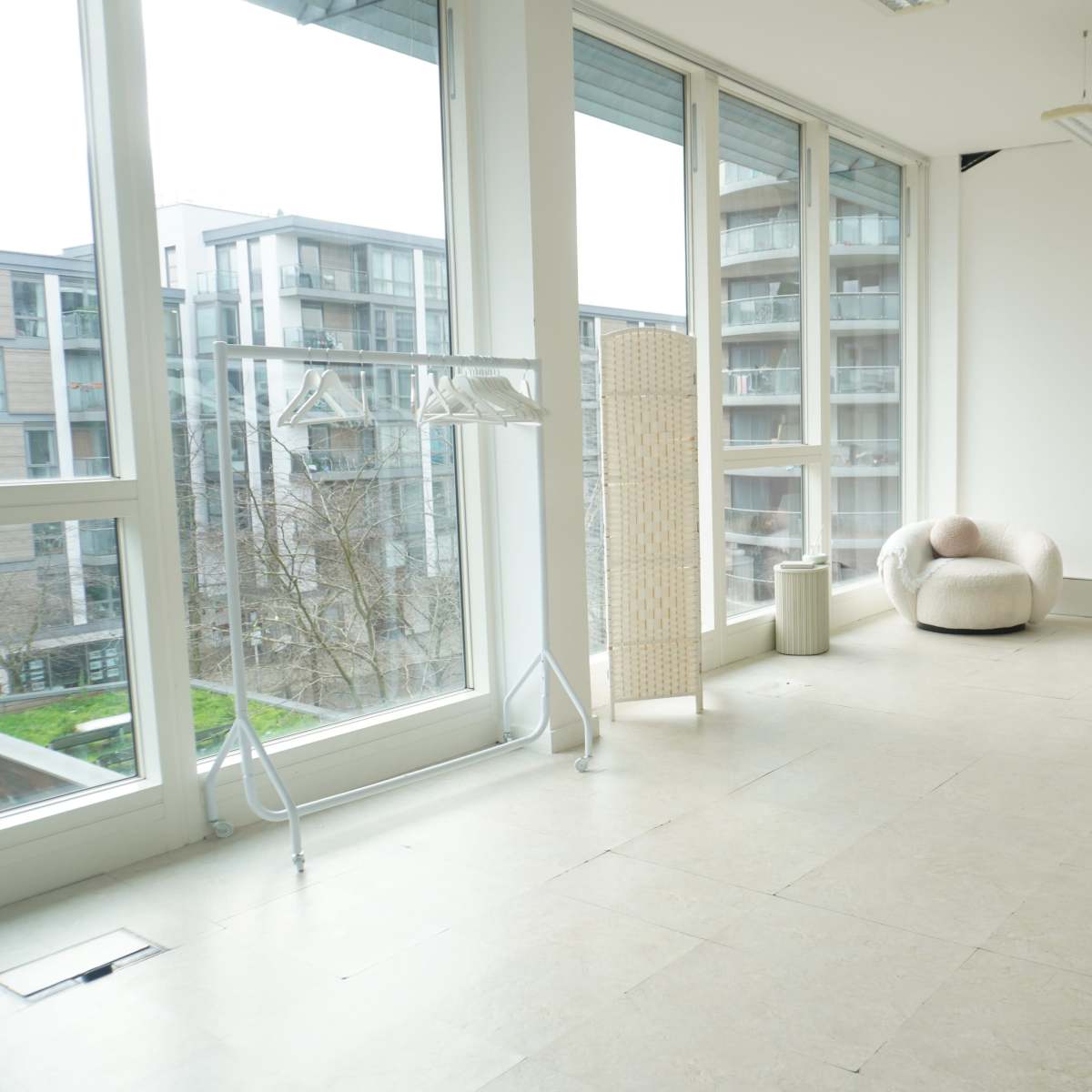 Natural Lighting Photo Content Studio Space in BRENTFORD Image in Brentford, BRENTFORD, ENG