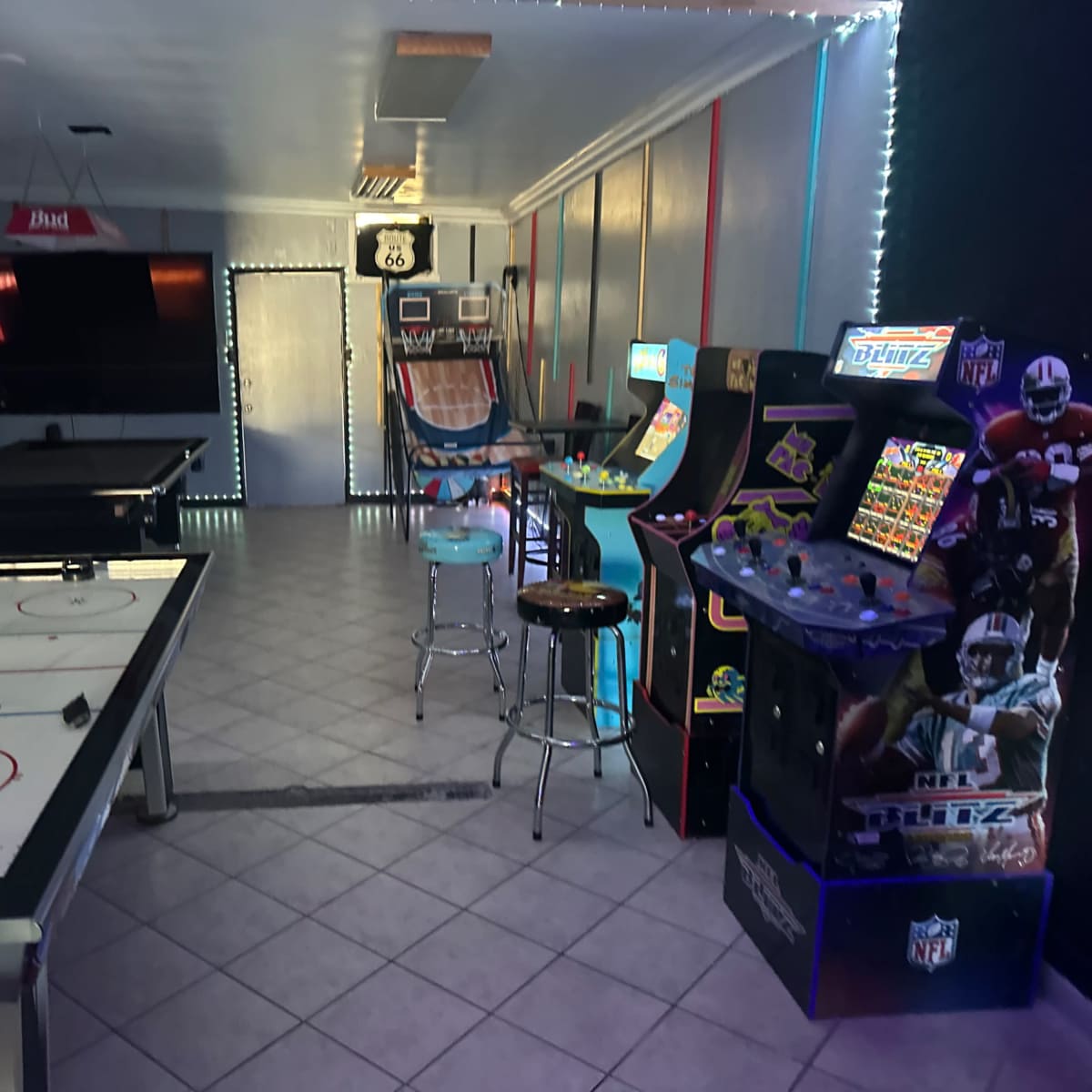 Universal social/game lounge in Glendora Image in Glendora, Glendora, CA