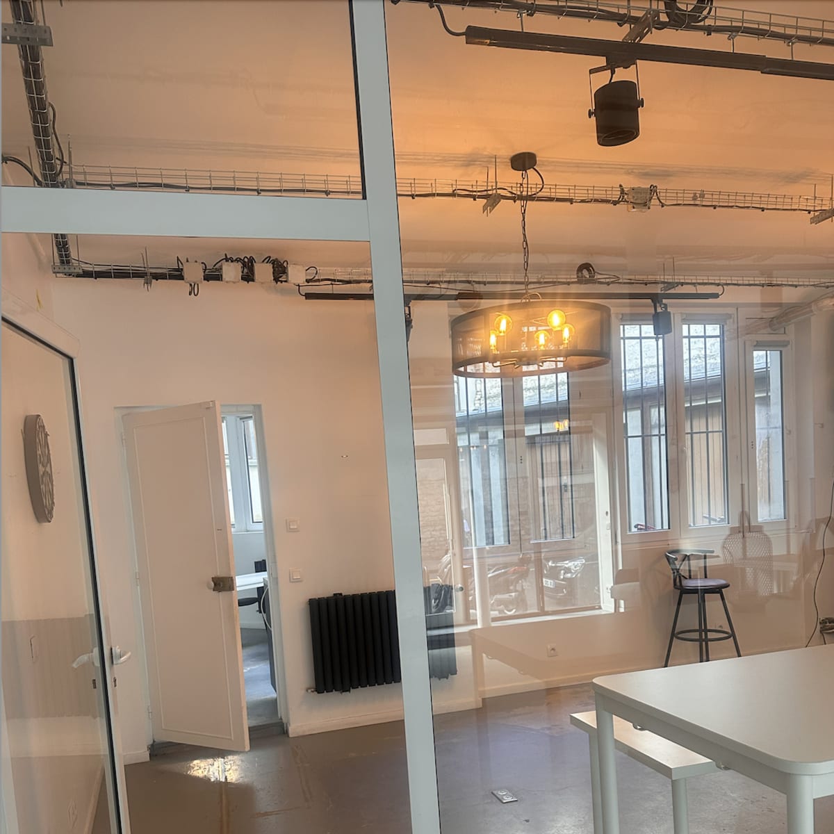 Showroom ''Espace polyvalent'' 10eme paris in paris Image in St Vincent de Paul, paris, 