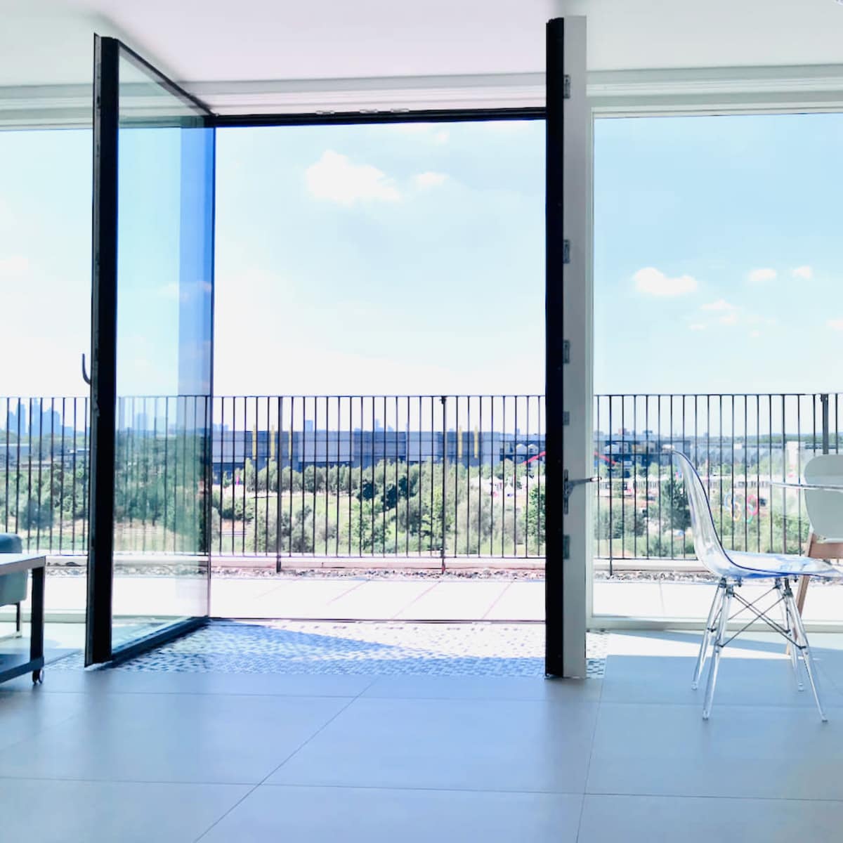 A closer look at Penthouse View Apartments In Trendy Locations