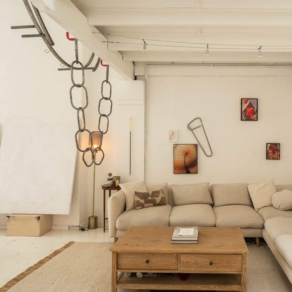 Light-Filled Artist Loft in the Heart of London, London | Production ...