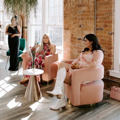 IMSpaces | Natural Light Space with Interior Design as a Backdrop, Fort