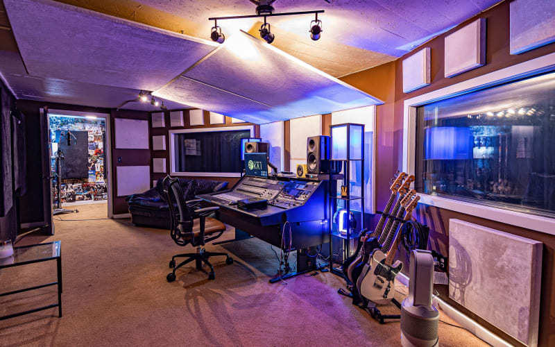 Luxurious Recording Studio / Creative Space in FRG, Fox River Grove, IL ...