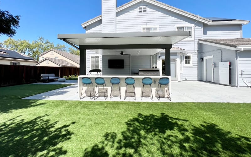 Modern Backyard Retreat BBQ, Golf, Basketball and Luxury Furniture