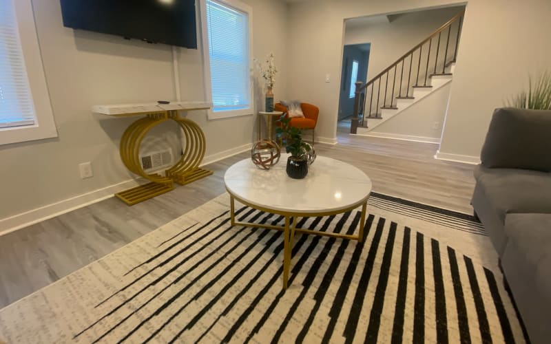 East Point Atlanta Spacious Retreat, East Point, GA Production