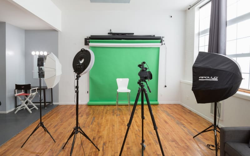 Airy Industrial Studio, Long Island City, NY Production Peerspace