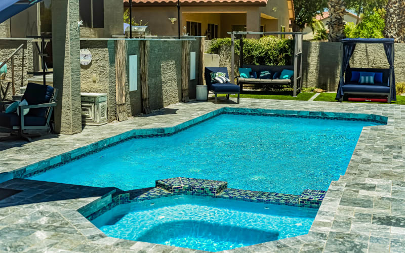 Luxury Backyard Saltwater Pool/Hot Tub Beautiful Greenbelt View Pool