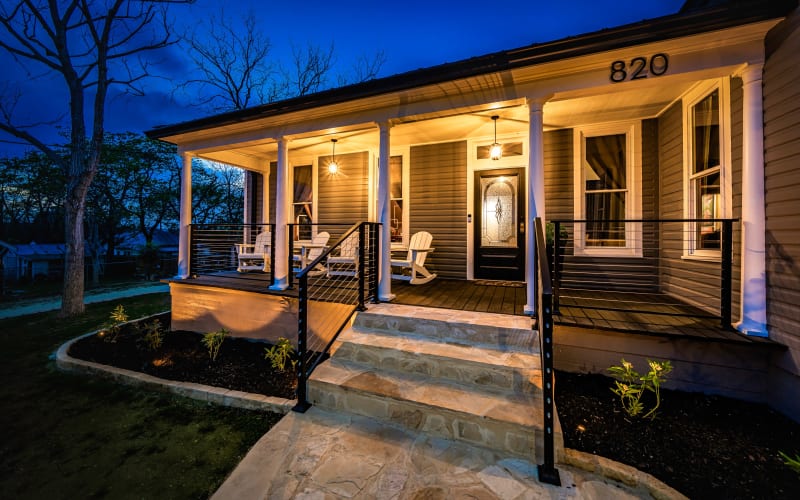 The Monarch Luxury Vintage Manor with Secret Door/Room, Kerrville, TX