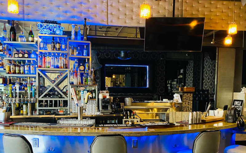 Impressive Downtown Cocktail Lounge with full bar & kitchen staff ...