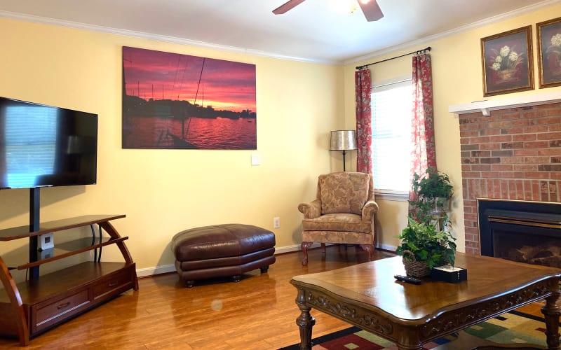 Abay Palace on Kent Narrows in a Roomy Apartment, Grasonville, MD