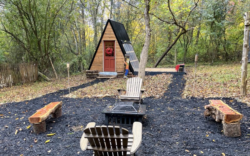 30 mins from Nashville! Aframe Cabin, 60's Camper, 60's Car, & Barn