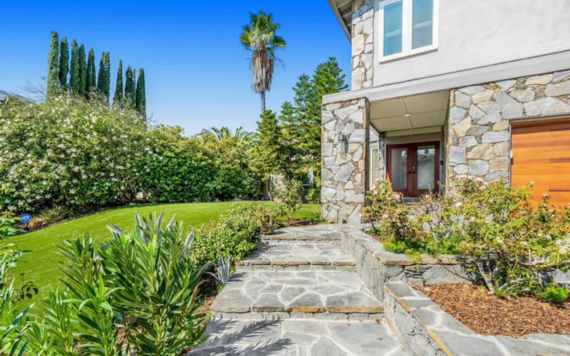 Calabasas Haven Poolside Oasis with Putting Green, Chef's Kitchen