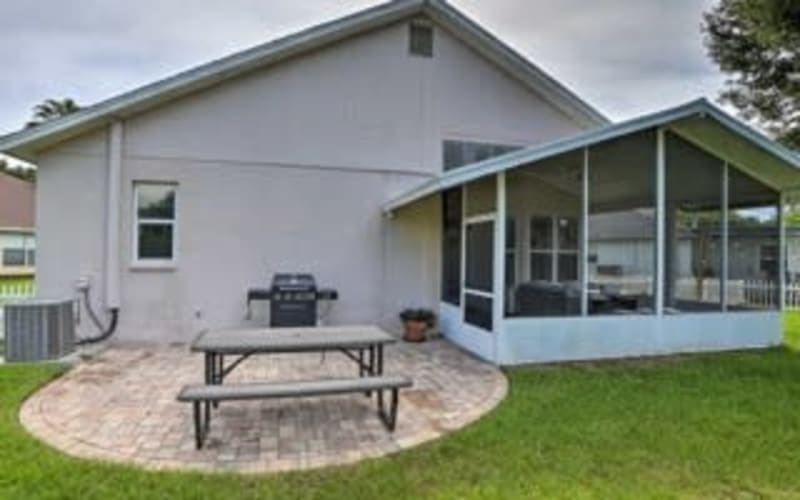 Beautiful home w/ Game Room, Fire Pit and backyard, Brandon, FL