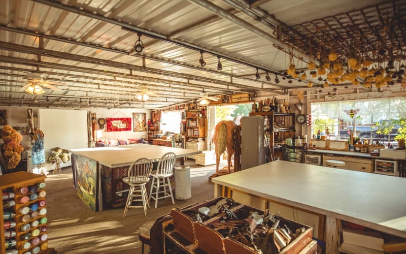 Rustic Barn Studio Atelier with Mountain Views Galore!, Agoura, CA