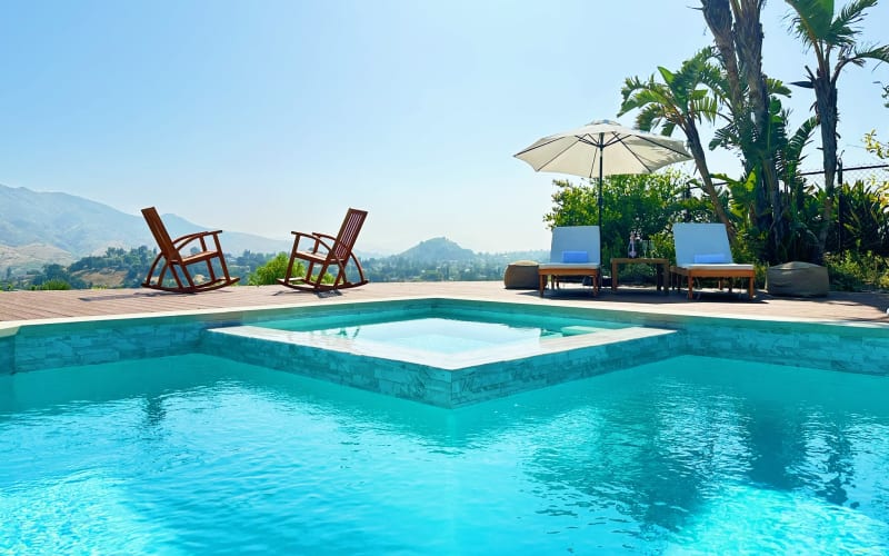 Modern Pool and Luxurious wine country yard with Breathtaking Mountain