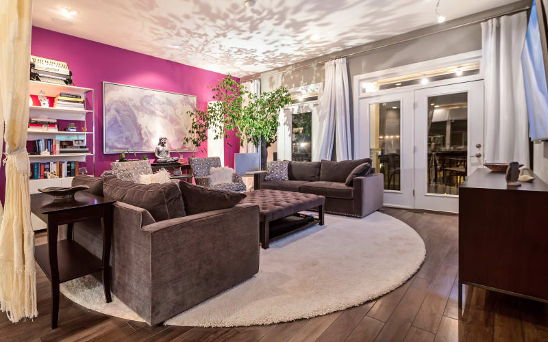 Contemporary Downtown Condo, Raleigh, NC Production Peerspace