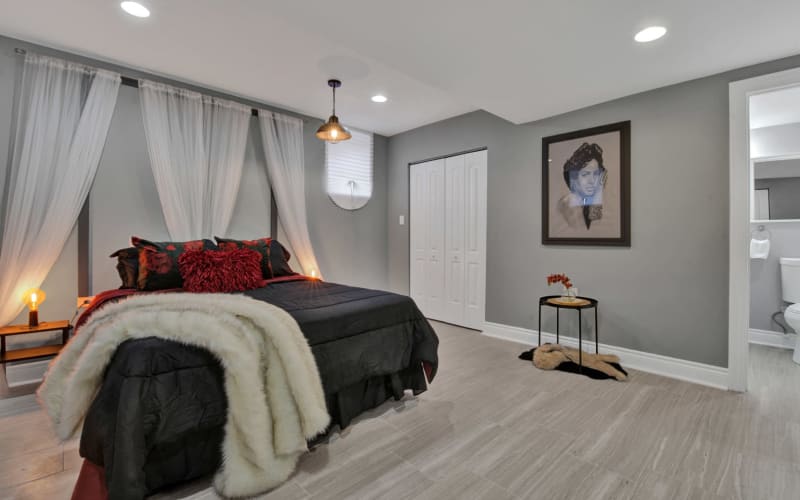 Designer's Condo in Bronzeville Stunning Architectural Features