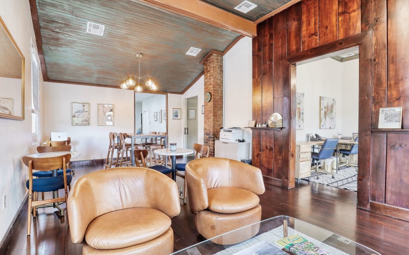 Cool Cottage for Professional/Party Rental, Gretna, LA Event Peerspace