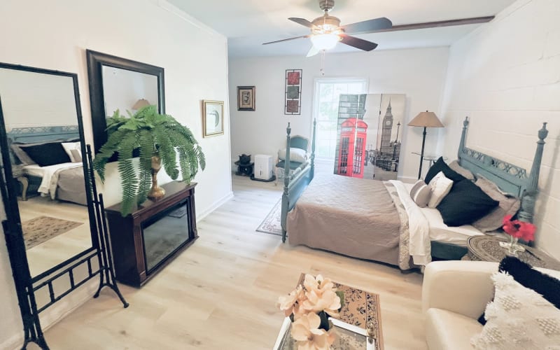 Cheerful Villa & pool &Spa, 50 acres, near airport, Goodlettsville, TN