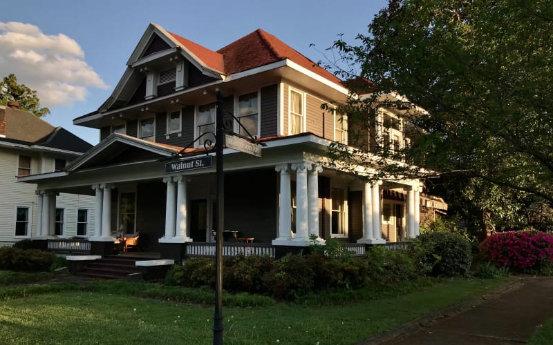 Historic Southern Home w/Ballroom in Charming Small Town Historic