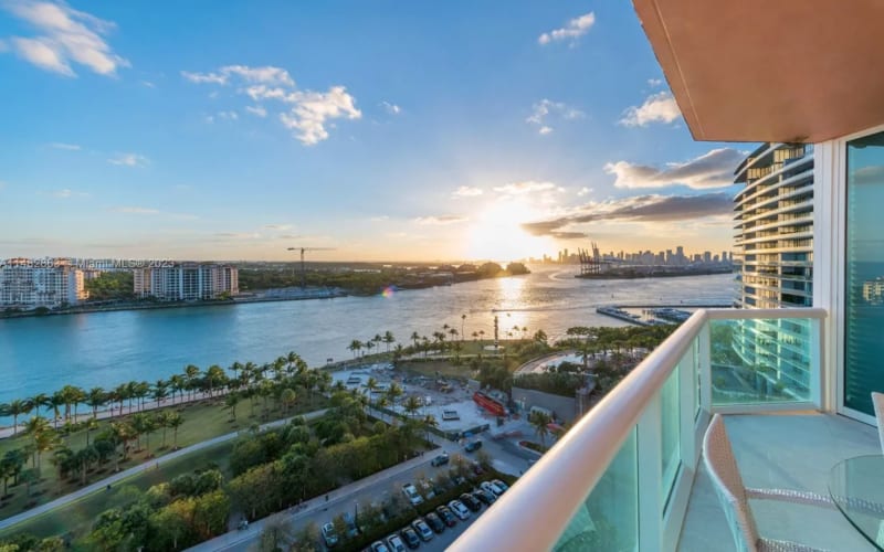 Luxury Apt in South Beach with Stunning Ocean View, Miami Beach, FL ...