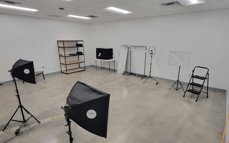 Creative Photo Studio, Miami, FL Production Peerspace