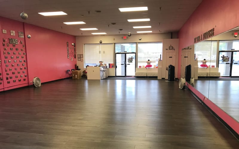 2,700 sq ft Event Space Located Right off I75 in Morrow, GA, Morrow