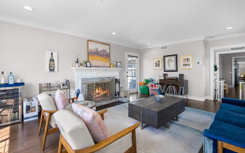 Anywhere Modern Americana Midvale Estate Van Nuys, Van Nuys, CA