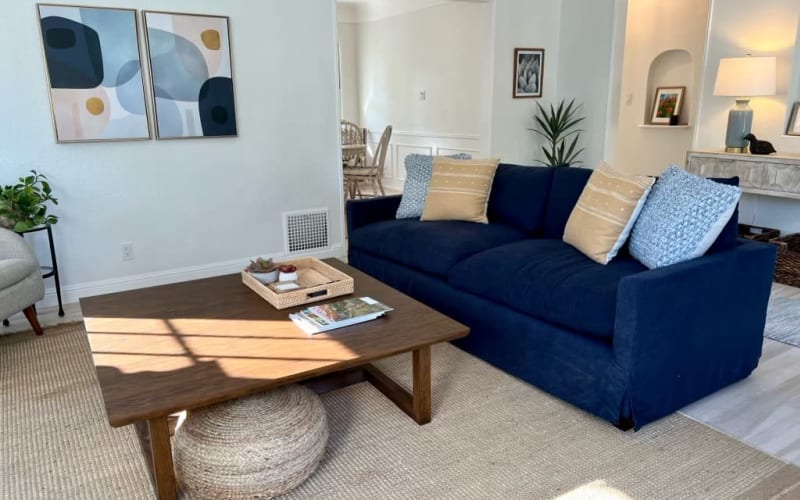 Santa Barbarta Upper East Bungalow with Private Garden Sanctuary, Santa