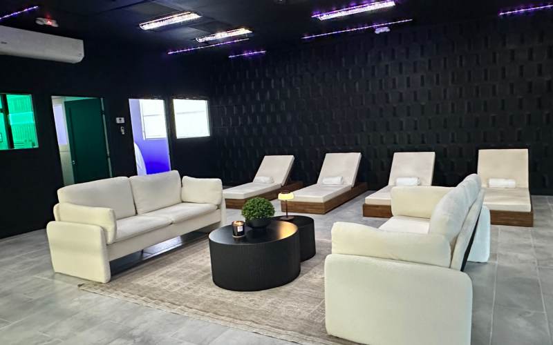 “Ventura Blvd Modern Studio with LED Lighting”, Tarzana, CA