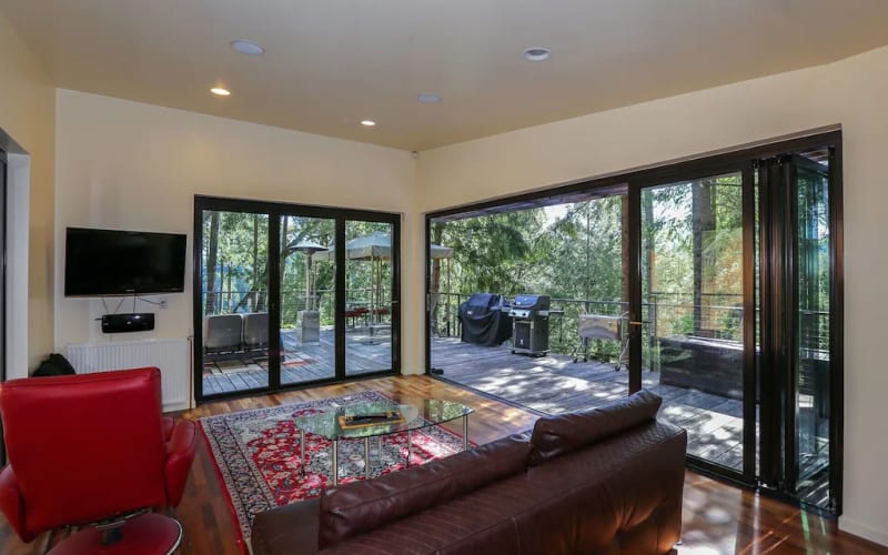 Secluded 'Green' AwardWinning Contemporary Lakefront Home, Grass