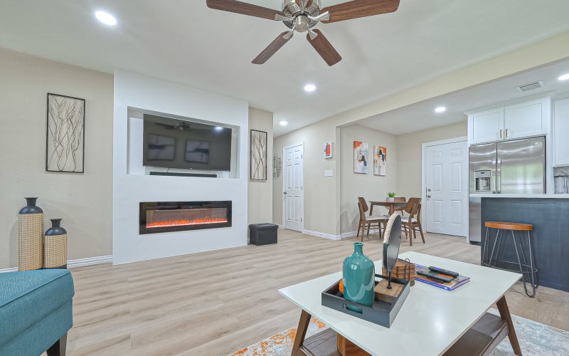 Modern 3 Bed Home with Indoor Fireplace, Houston, TX Event Peerspace