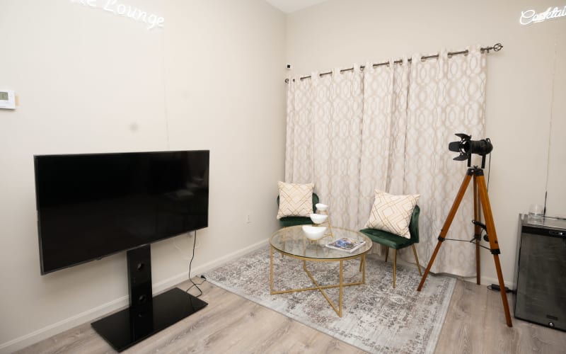 Mini Photo studio, Cockeysville, MD Production Peerspace