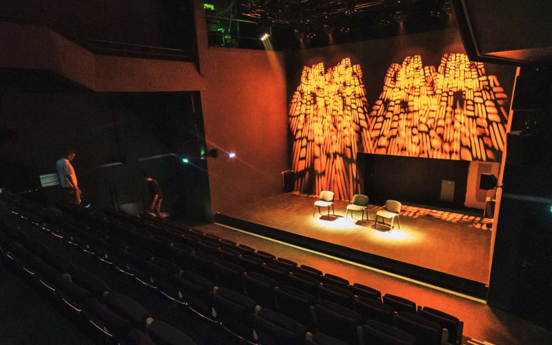 Salle de spectacle pour tournages et captations dans le 18me, Paris ...