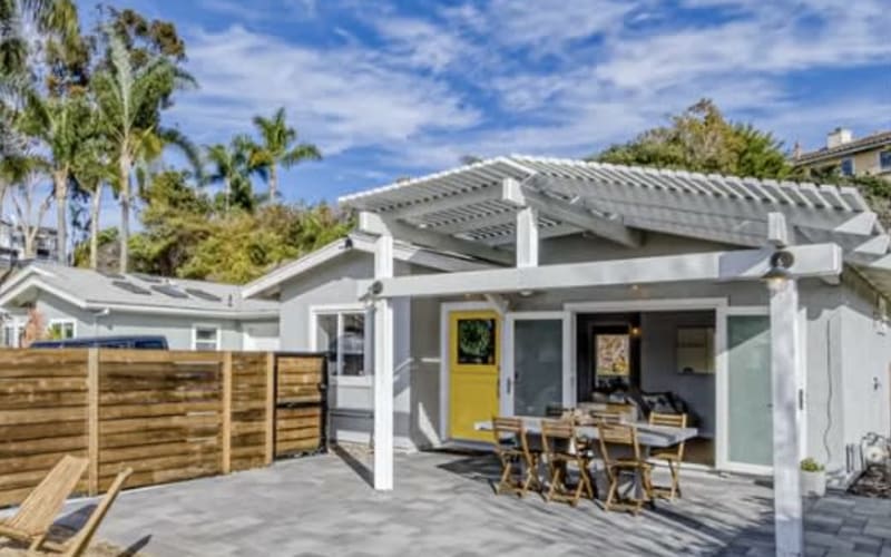 Yellow Door Beach House, Encinitas, CA OffSite Peerspace