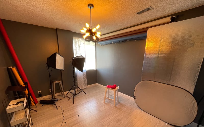 Renee Bowen Photography | Cozy & Fun Photo Studio Office Space, Newhall ...