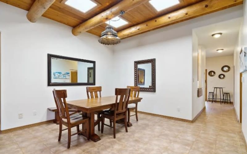 Luxury Home with Pool & Hot tub, albuquerque, NM OffSite Peerspace