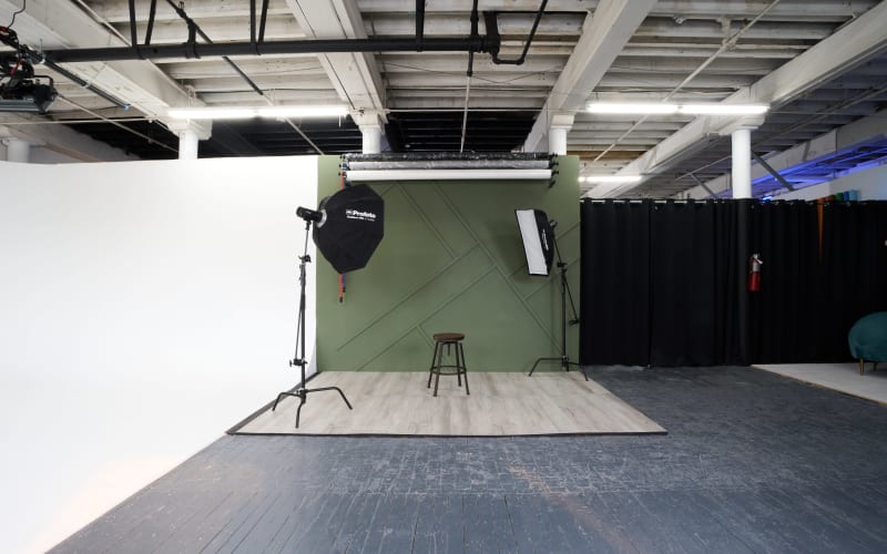 All Inclusive Photo & Video Studio w/ CYC Wall & Multi Sets in Yonkers