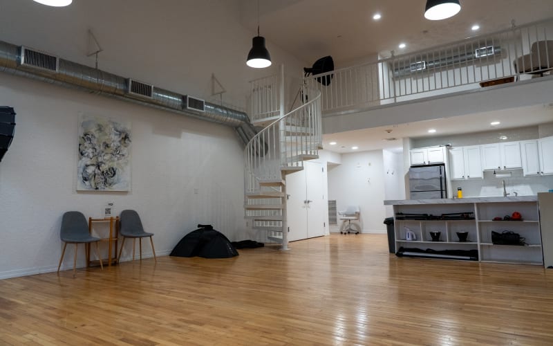Versatile 2 Level Studio Loft, A Content Creator's Dream!, Yonkers, NY